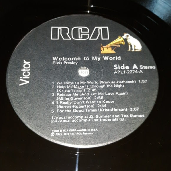 1977 Elvis Vinyl - Picture 7 of 10